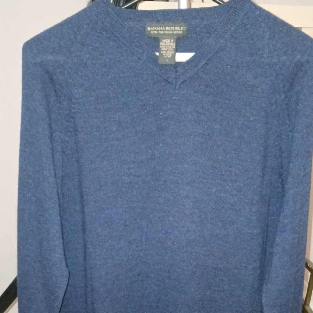 Banana Republic Men's Blue Sweater